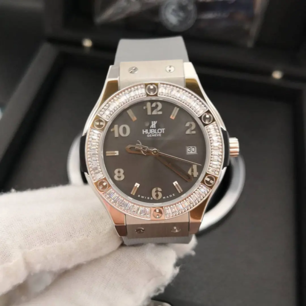 Hublot Big Bang Cinza Cravejado